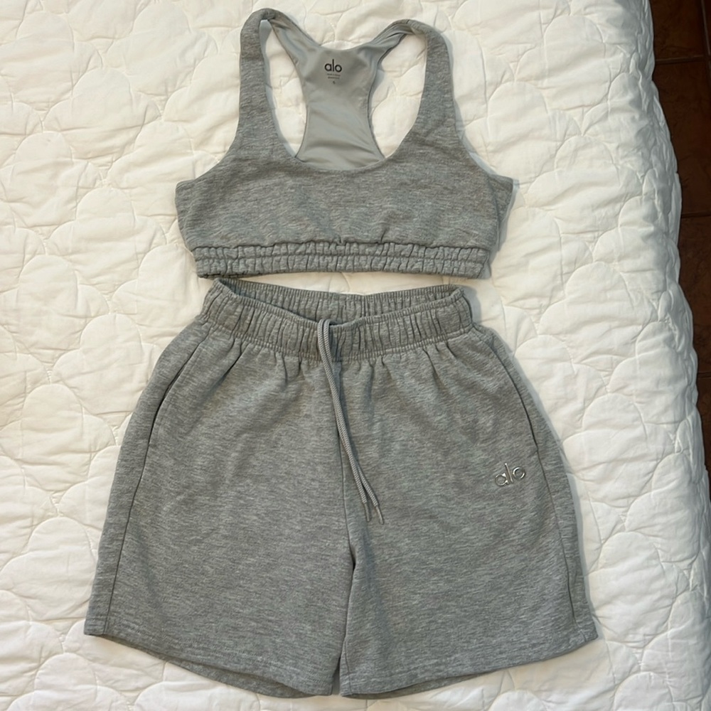 Alo Yoga Accolade bra and shorts set in Heather Grey